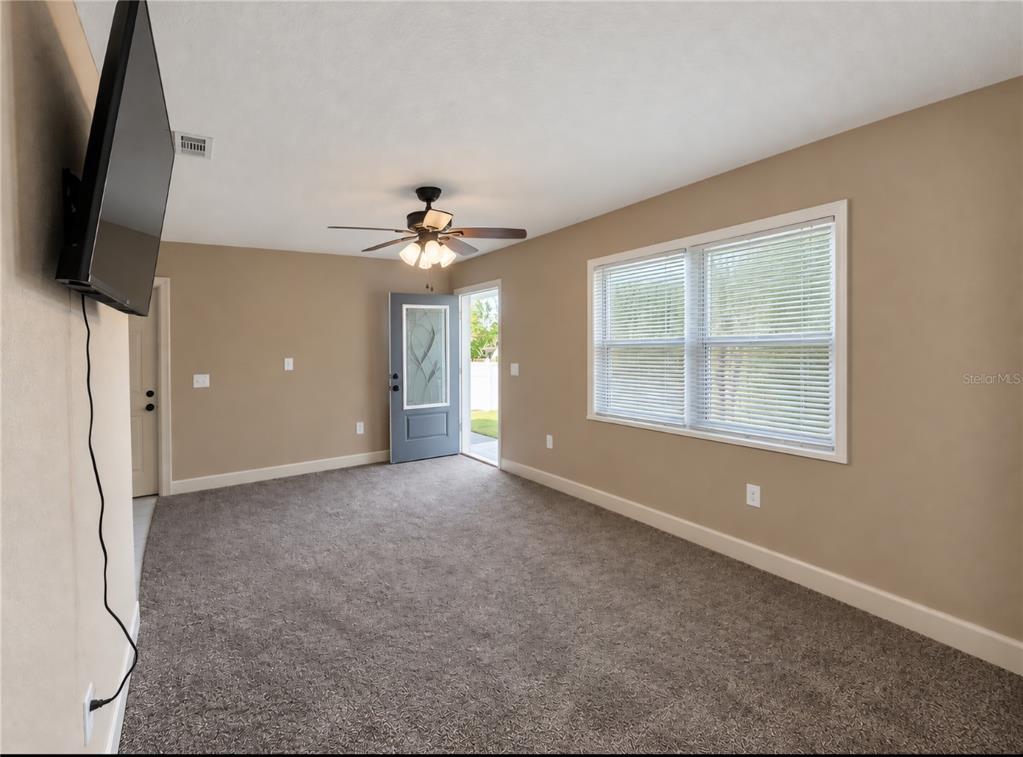 6800 1ST STREET N, ST PETERSBURG, FL — photo 3 of 12