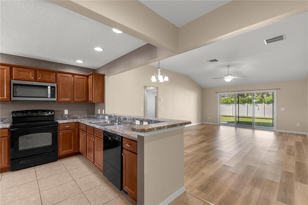 12166 NE 51ST CIRCLE, OXFORD, FL — photo 3 of 30