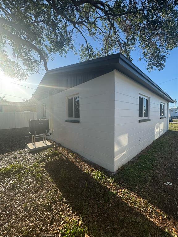 342 51ST AVENUE N, ST PETERSBURG, FL — photo 5 of 21