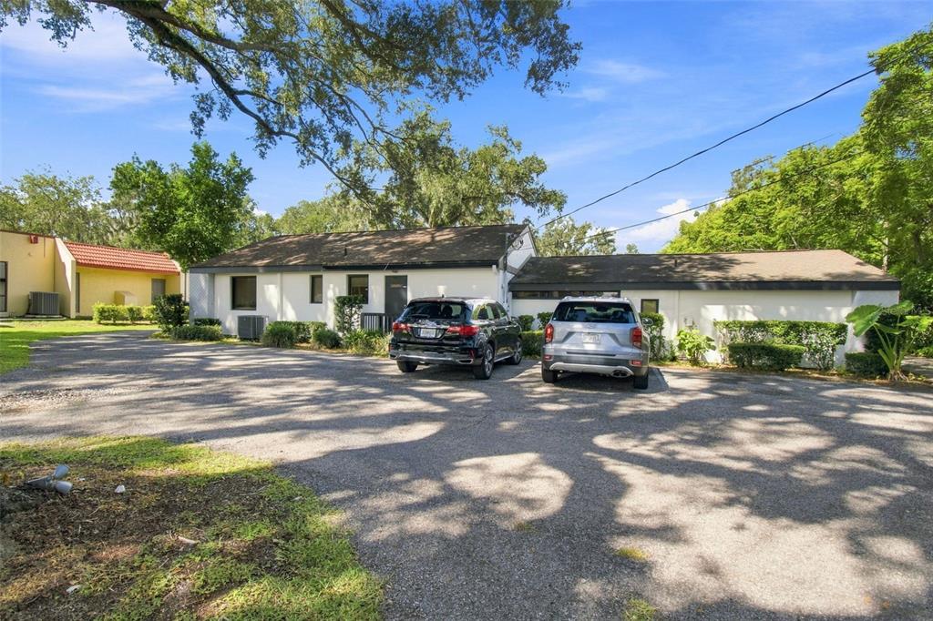 223 LITHIA PINECREST ROAD, BRANDON, FL — photo 4 of 28