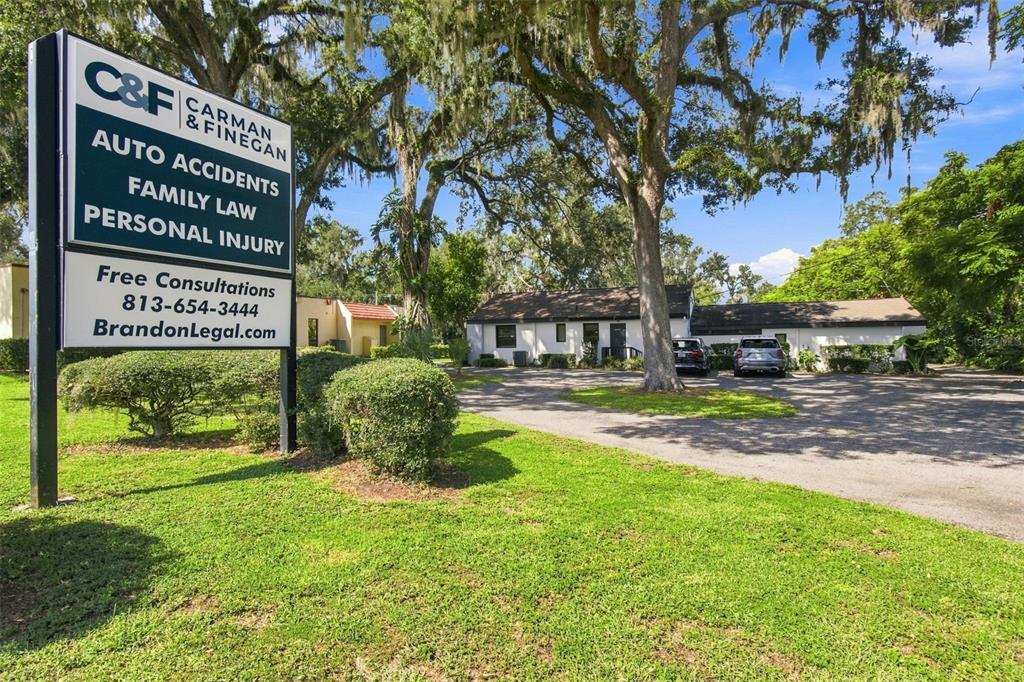 223 LITHIA PINECREST ROAD, BRANDON, FL — photo 5 of 28