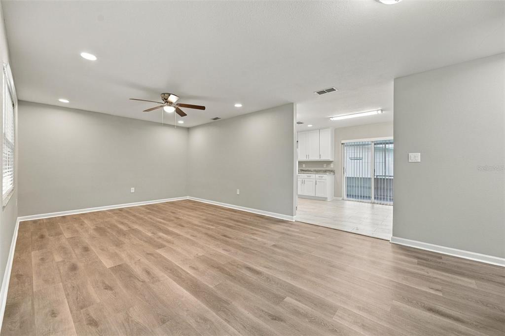 3205 DUNBAR DRIVE, SARASOTA, FL — photo 4 of 30