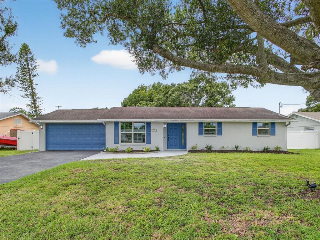 6208 FAIRWAY BOULEVARD