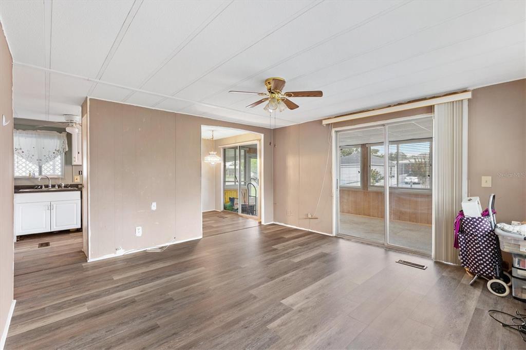 1020 NELL WAY, THE VILLAGES, FL — photo 4 of 14