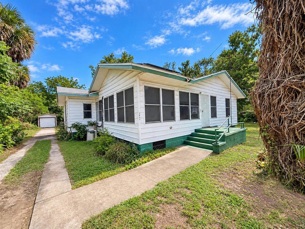 1805 E ORANGE AVENUE, EUSTIS, FL — photo 2 of 18