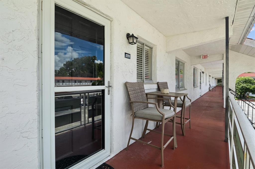 1100 MARTINIQUE DRIVE UNIT 220, WINTER HAVEN, FL — photo 2 of 30