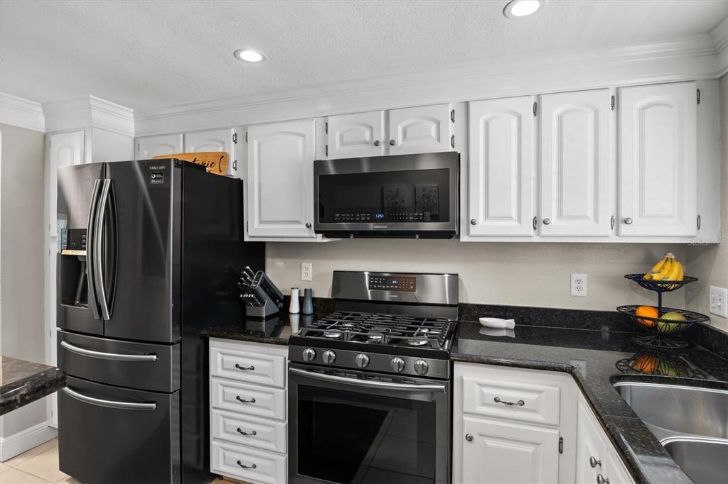 1100 MARTINIQUE DRIVE UNIT 220, WINTER HAVEN, FL — photo 4 of 30