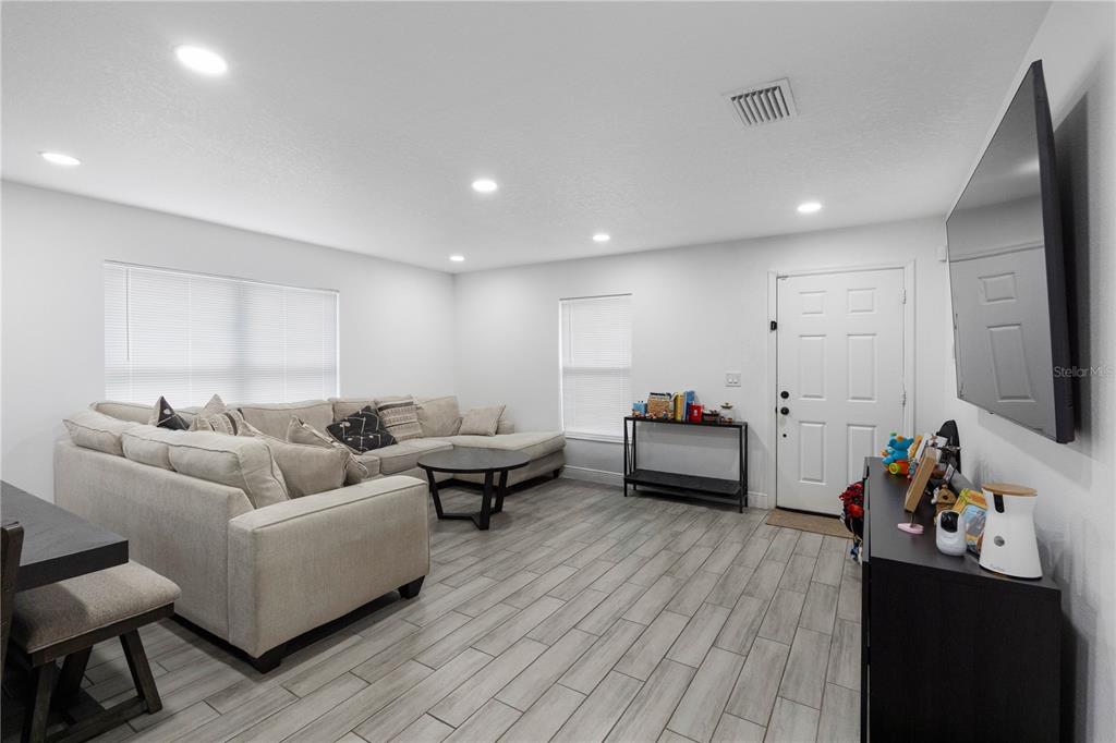 4109 E DIANA STREET, TAMPA, FL — photo 4 of 30