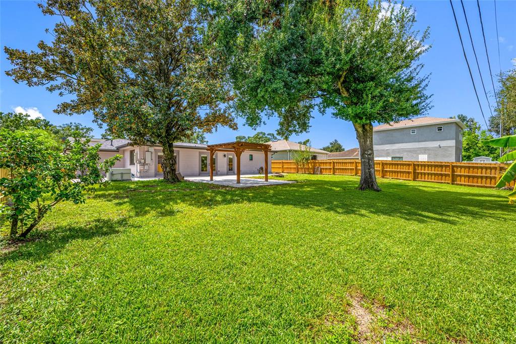 2121 W FARWELL DRIVE, TAMPA, FL — photo 2 of 30