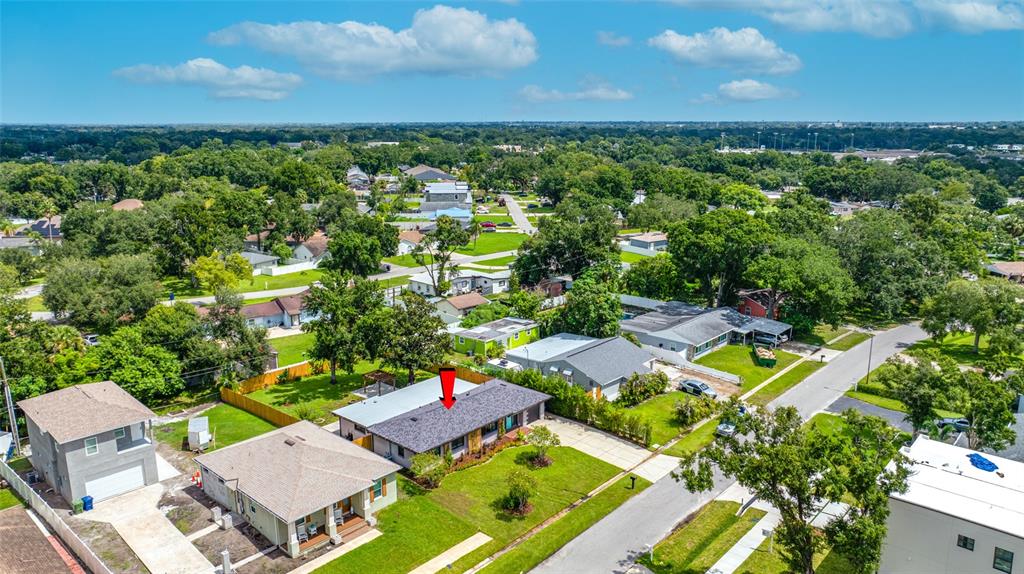 2121 W FARWELL DRIVE, TAMPA, FL — photo 3 of 30