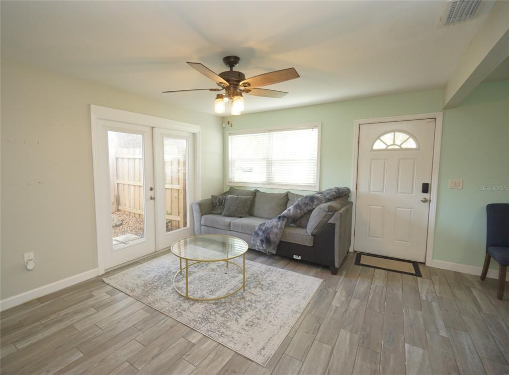 4411 W LEILA AVENUE, TAMPA, FL — photo 4 of 24