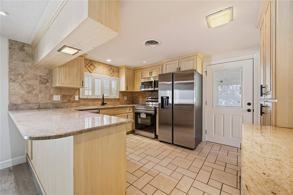 1323 ALYCE STREET, LAKELAND, FL — photo 4 of 30