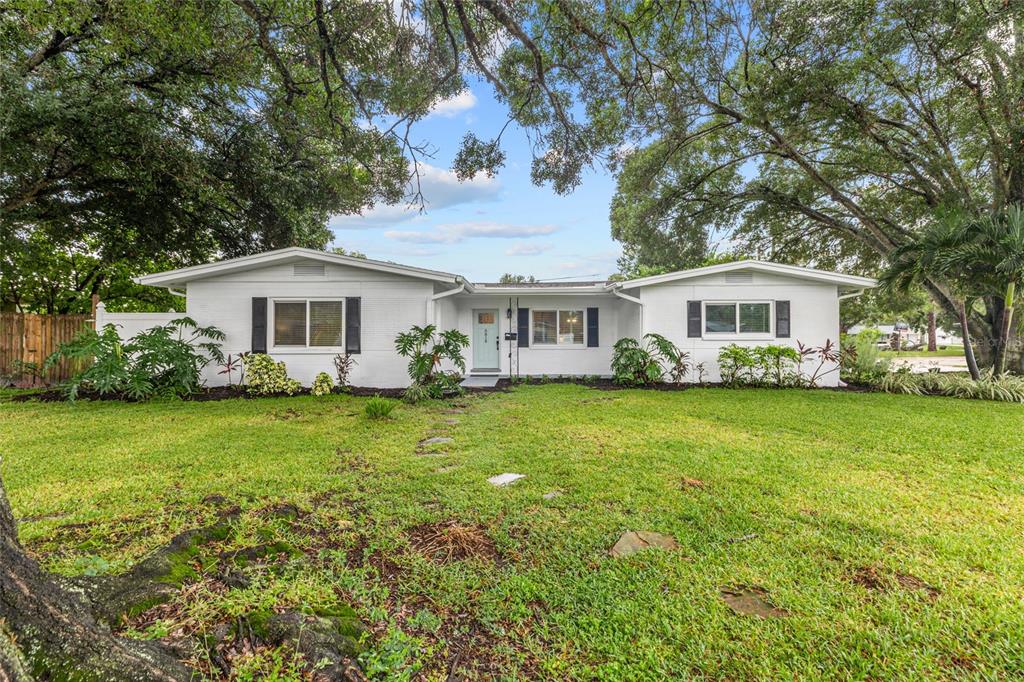 5618 31ST AVENUE N, ST PETERSBURG, FL — photo 2 of 30