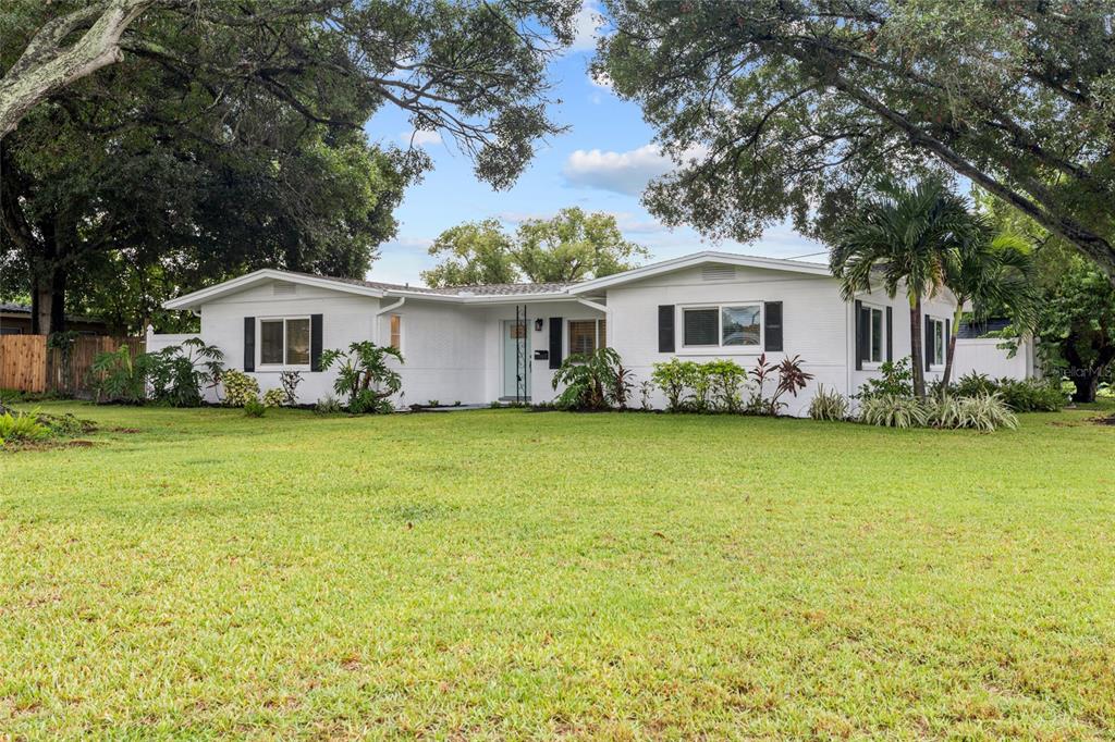 5618 31ST AVENUE N, ST PETERSBURG, FL — photo 4 of 30