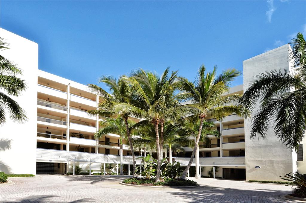 1930 HARBOURSIDE DRIVE UNIT 122