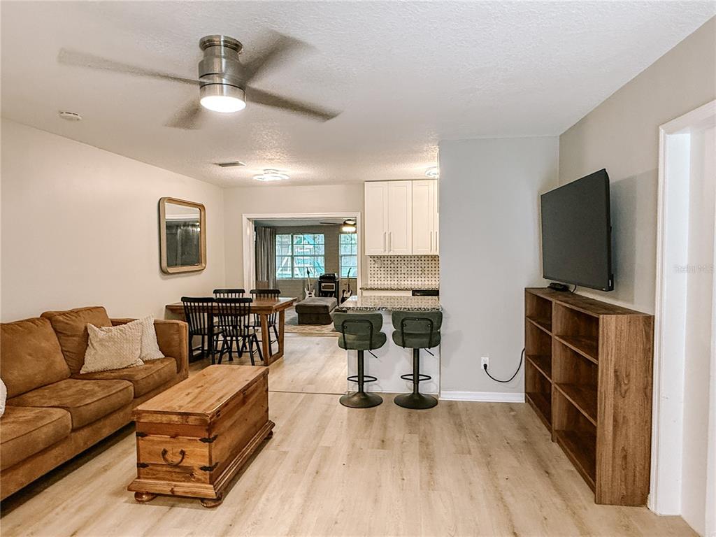 7413 LAKESHORE DRIVE, TAMPA, FL — photo 2 of 23