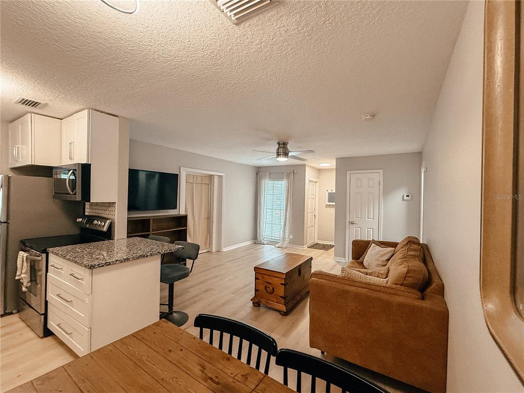 7413 LAKESHORE DRIVE, TAMPA, FL — photo 3 of 23