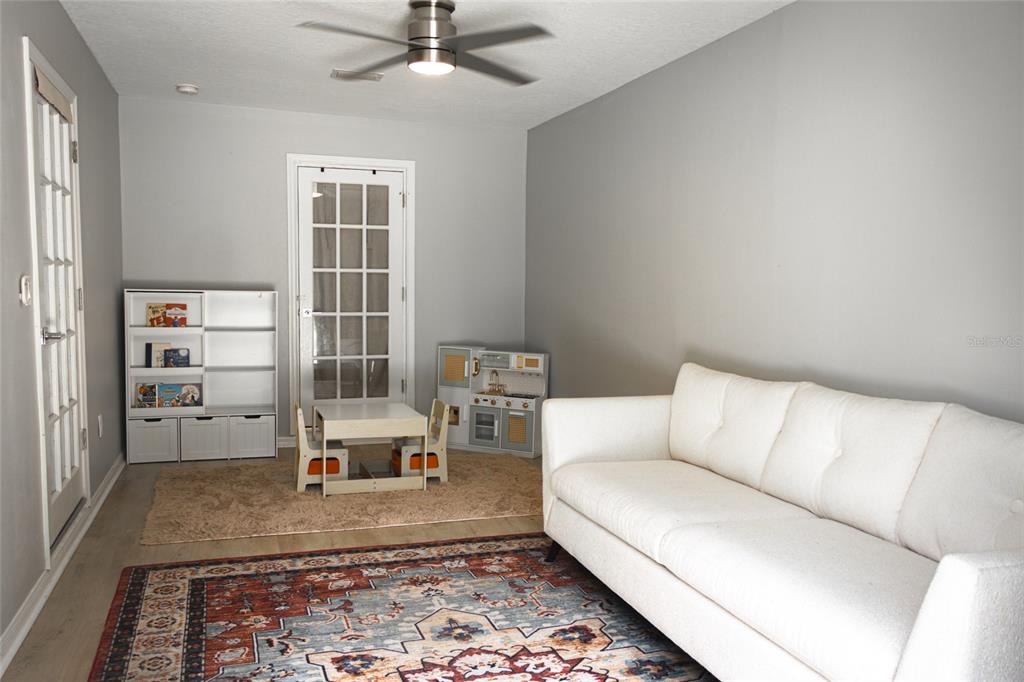 7413 LAKESHORE DRIVE, TAMPA, FL — photo 5 of 23
