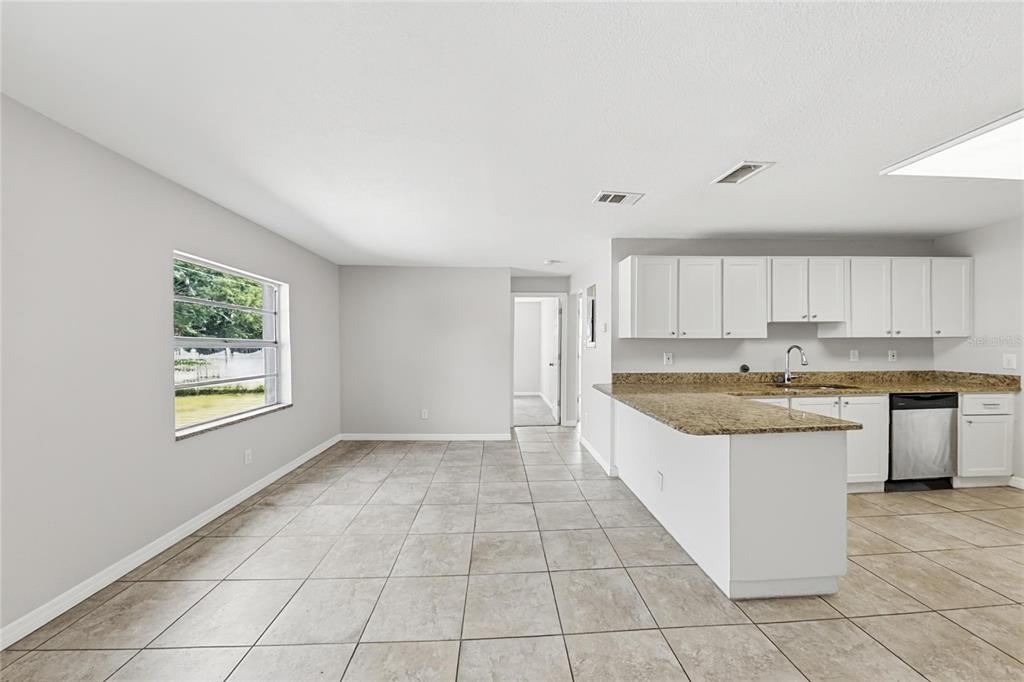 2903 E 97TH AVENUE, TAMPA, FL — photo 4 of 22