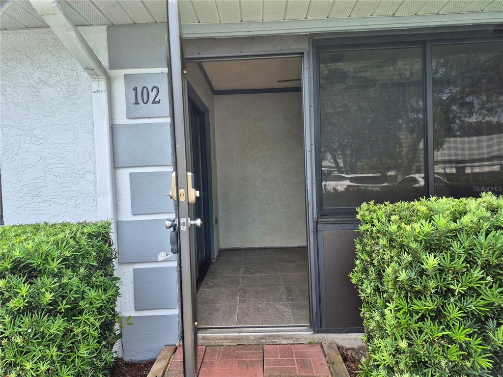 2721 COUNTRYSIDE BOULEVARD UNIT 102, CLEARWATER, FL — photo 4 of 30