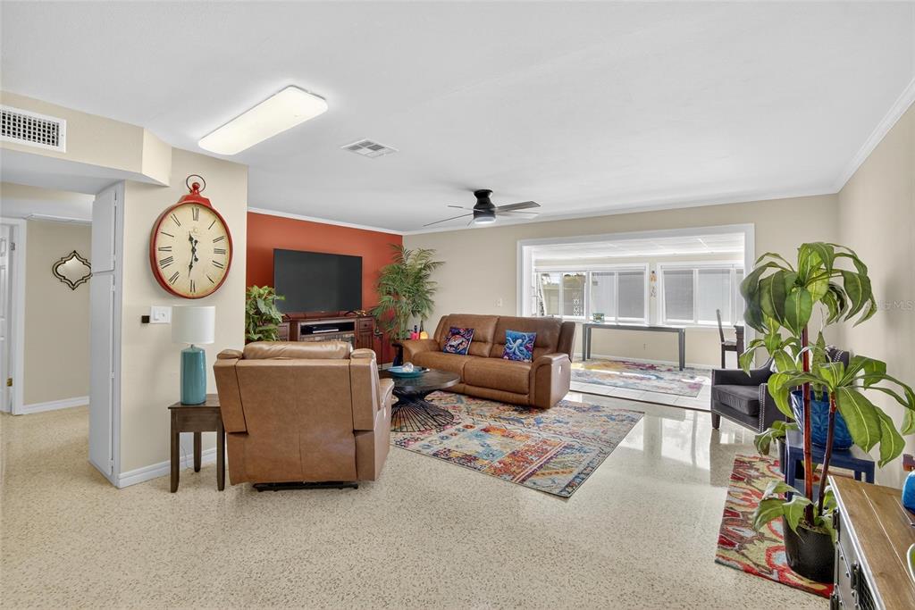 1210 BEACH BOULEVARD, SUN CITY CENTER, FL — photo 4 of 30