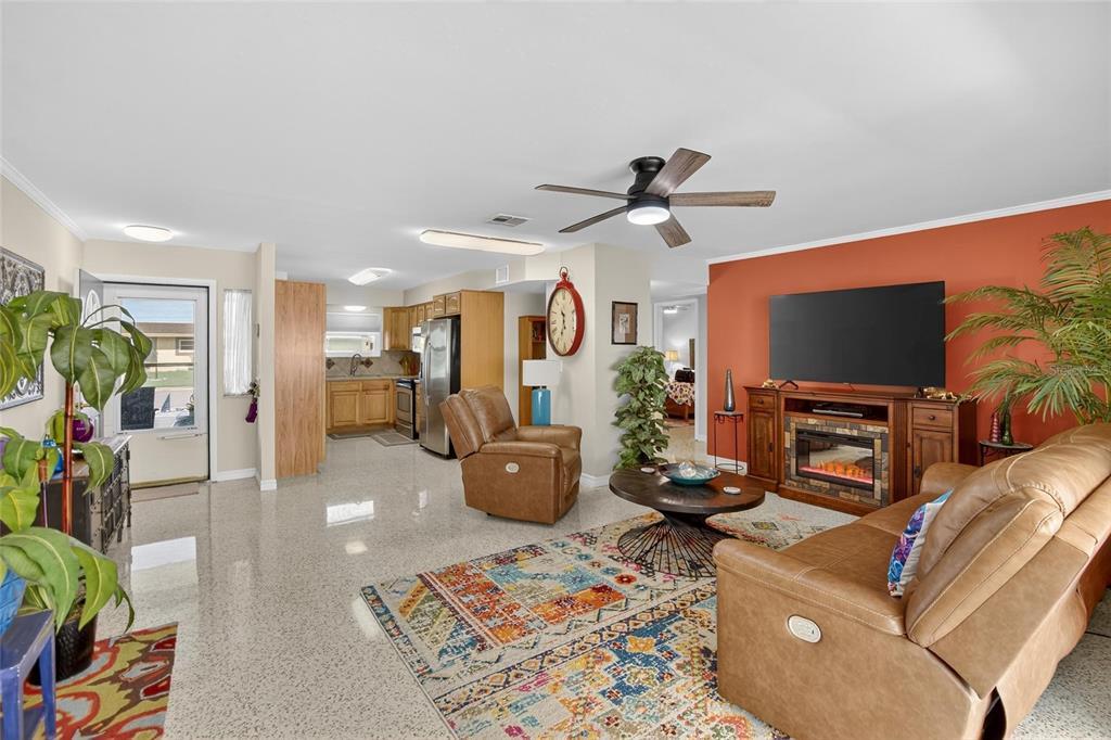 1210 BEACH BOULEVARD, SUN CITY CENTER, FL — photo 5 of 30