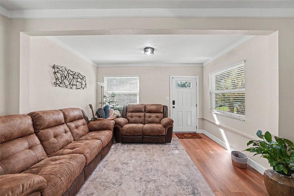 453 41ST AVENUE S, ST PETERSBURG, FL — photo 3 of 23