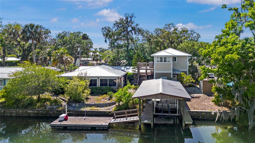 1203 SE KINGS BAY DRIVE