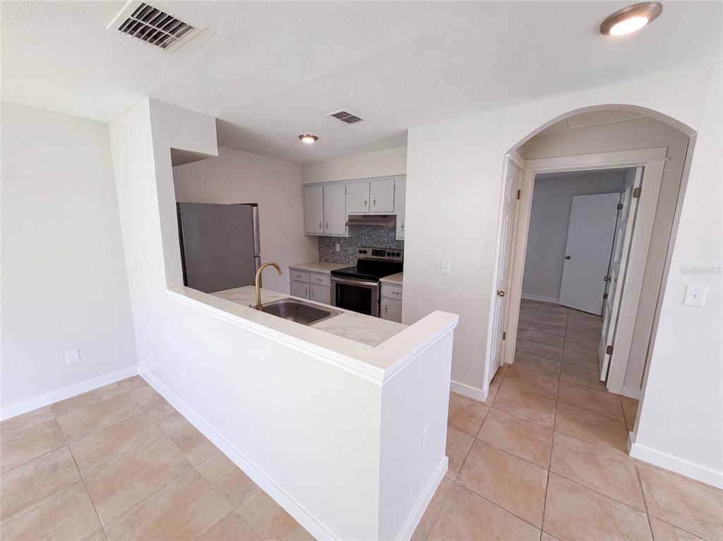 411 DORCHESTER SQUARE, LAKE MARY, FL — photo 2 of 19