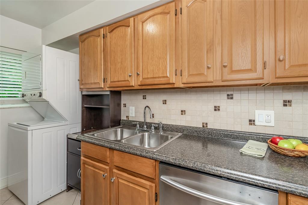 501 E BAY DRIVE UNIT 702, LARGO, FL — photo 5 of 30