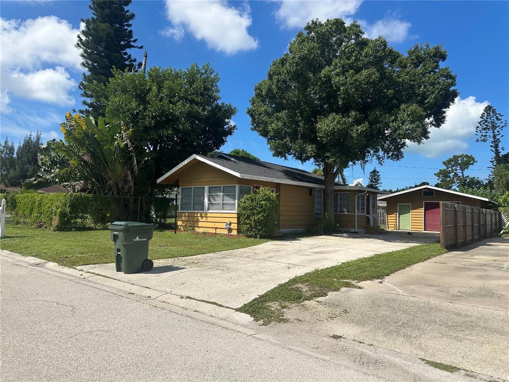 3928 S EAST AVENUE, SARASOTA, FL — photo 2 of 6