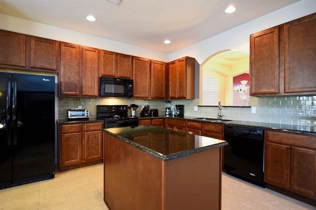401 CABELLO DRIVE, DAVENPORT, FL — photo 5 of 16