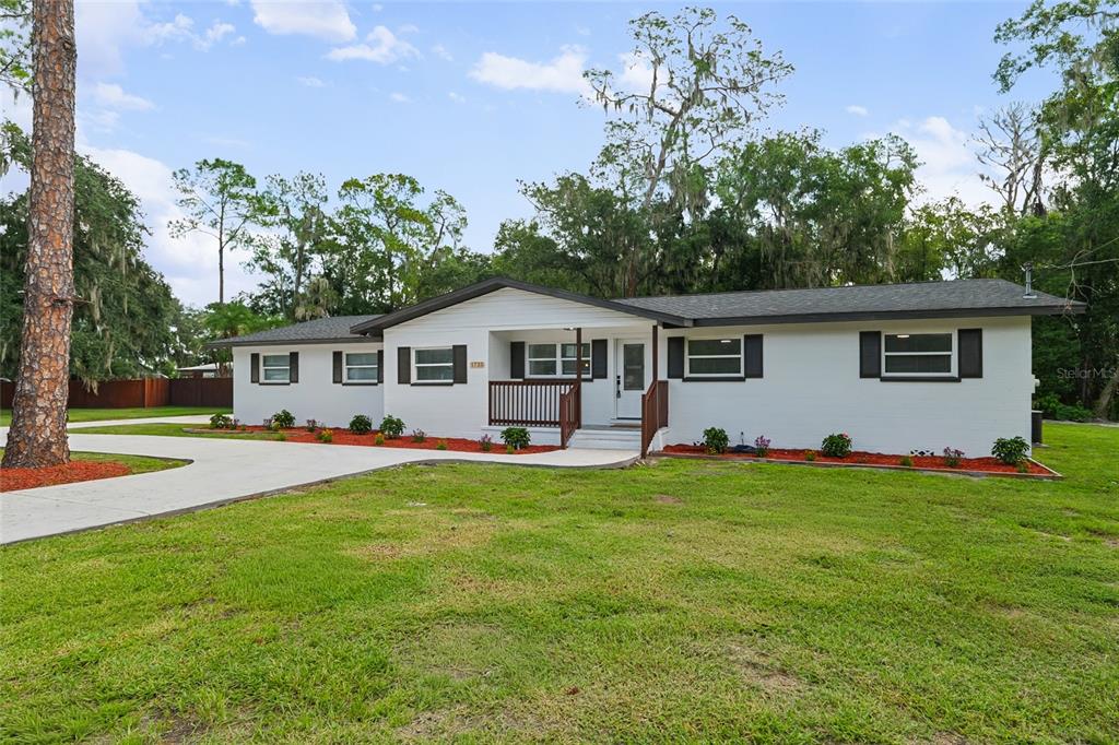 1725 WALKER ROAD, LAKELAND, FL — photo 2 of 30