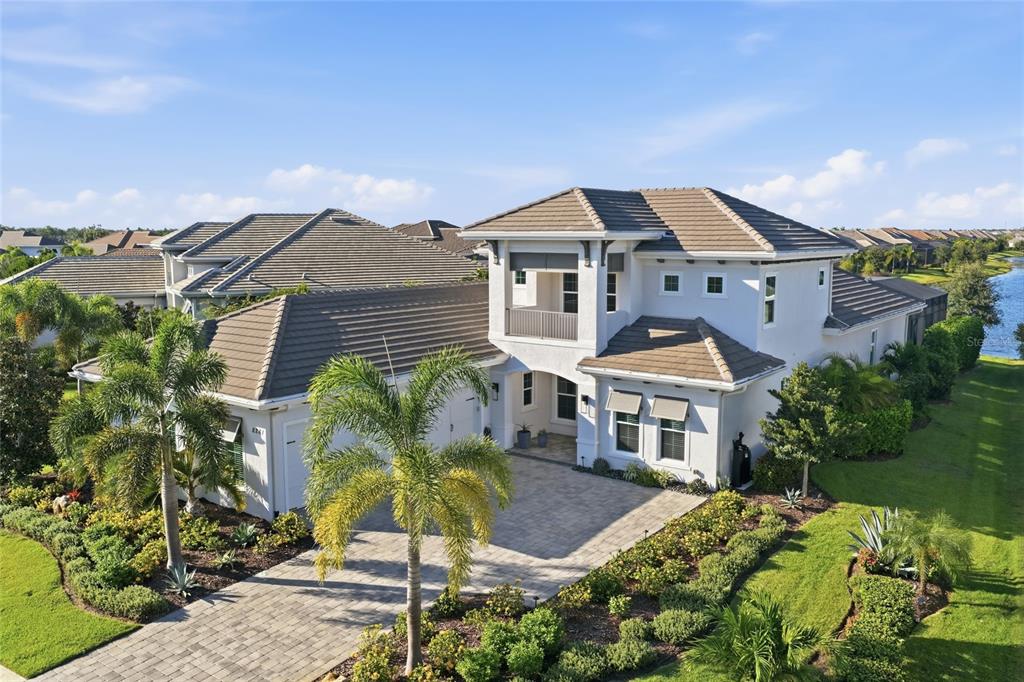 8281 PAVIA WAY, LAKEWOOD RANCH, FL — photo 4 of 98