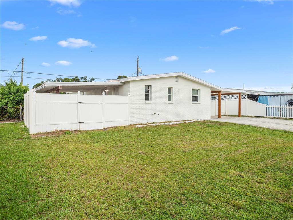 4535 W MINNEHAHA STREET, TAMPA, FL — photo 2 of 30