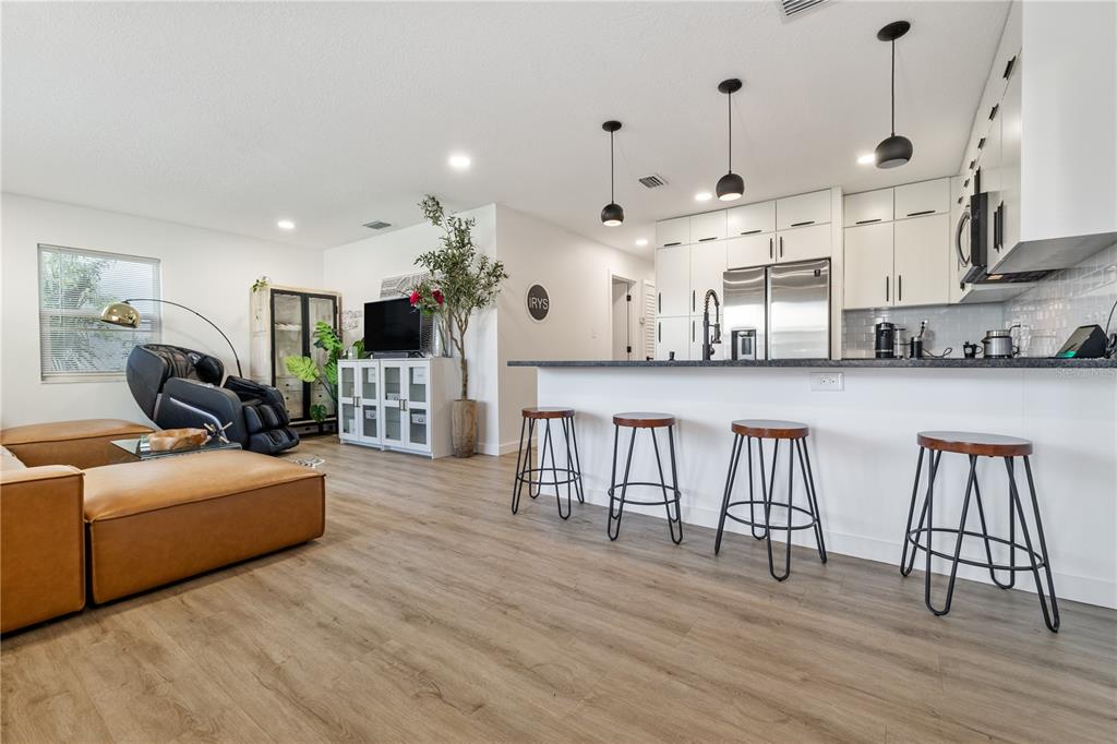 4006 W STATE STREET, TAMPA, FL — photo 4 of 30