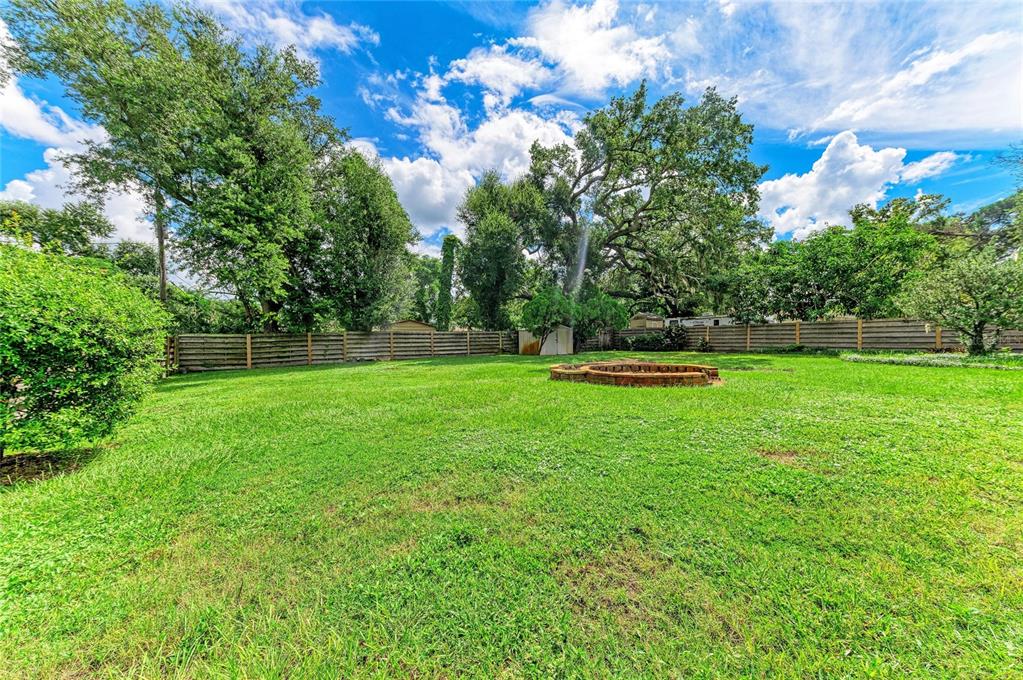 319 20TH STREET E, BRADENTON, FL — photo 4 of 30