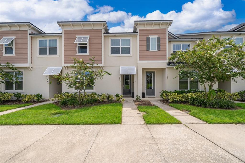 1660 TROPICAL PALMS CIRCLE