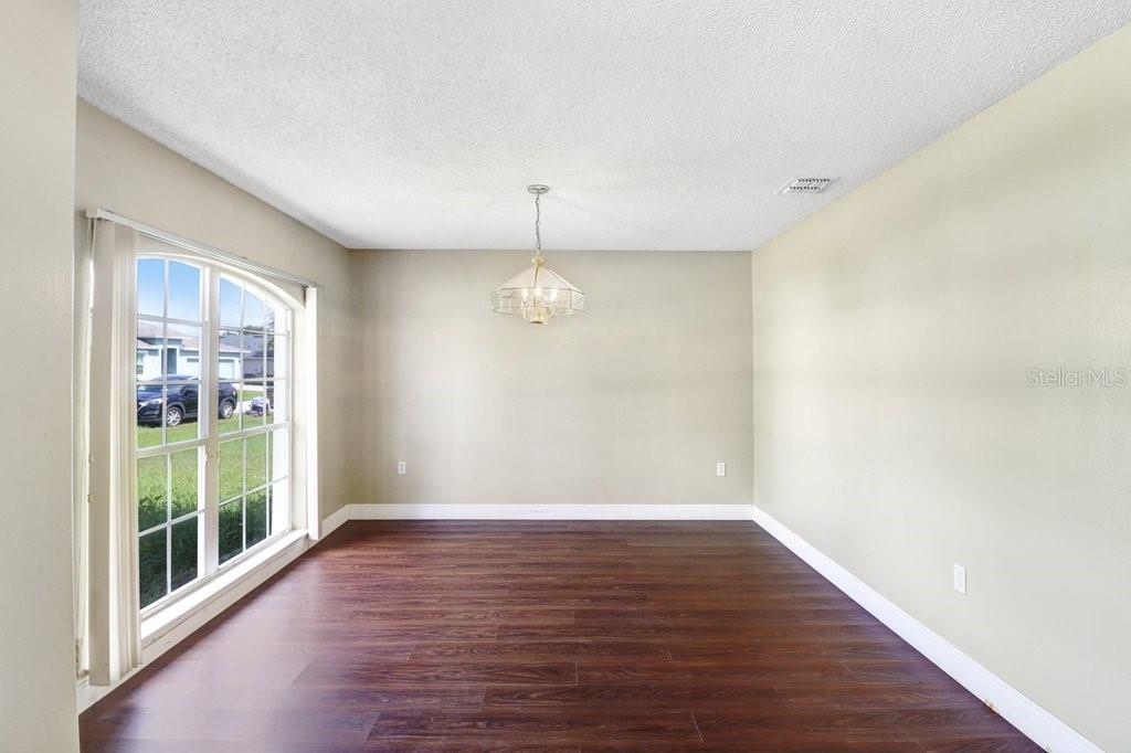 352 CLERMONT DRIVE, KISSIMMEE, FL — photo 3 of 27