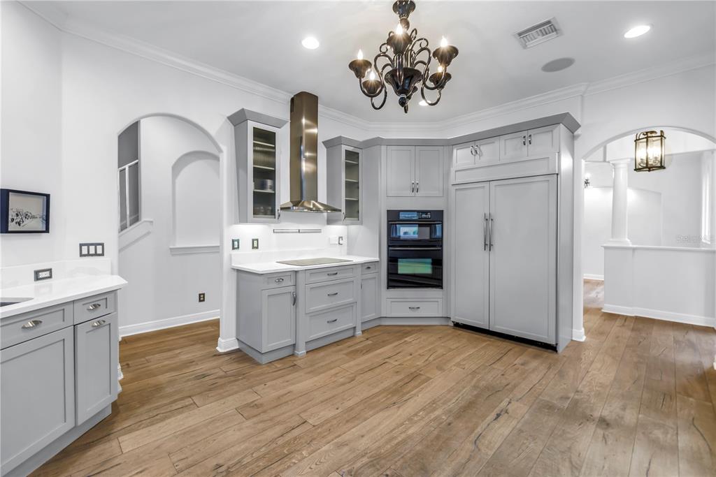 651 SAXONY BOULEVARD, ST PETERSBURG, FL — photo 2 of 42