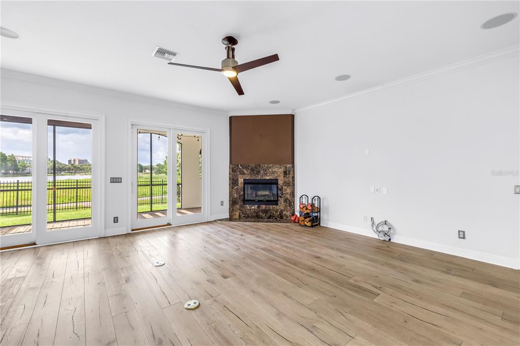 651 SAXONY BOULEVARD, ST PETERSBURG, FL — photo 3 of 42