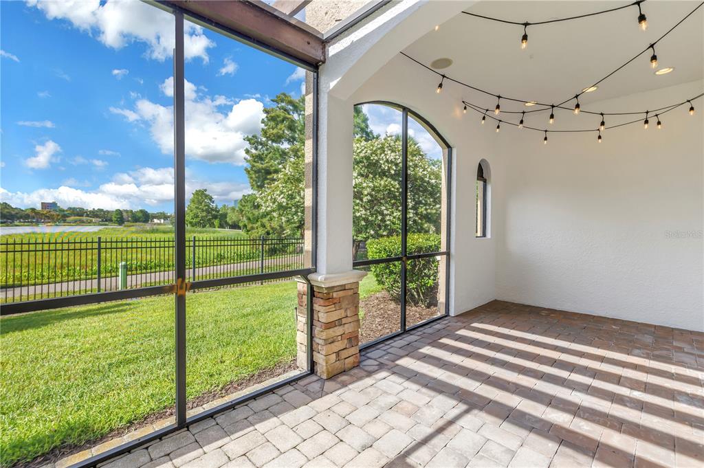 651 SAXONY BOULEVARD, ST PETERSBURG, FL — photo 4 of 42