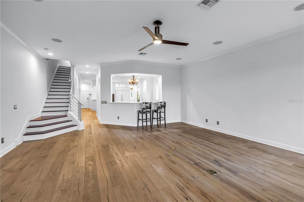 651 SAXONY BOULEVARD, ST PETERSBURG, FL — photo 5 of 42