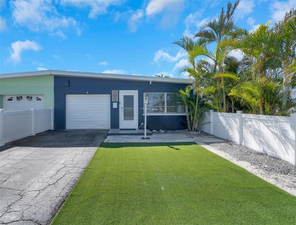 423 62ND STREET, BRADENTON BEACH, FL — photo 2 of 20