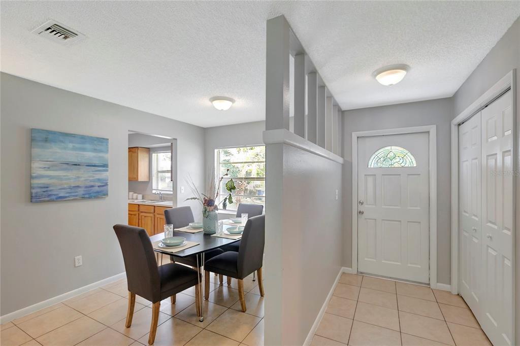 1802 GREEN RIDGE ROAD, TAMPA, FL — photo 2 of 30