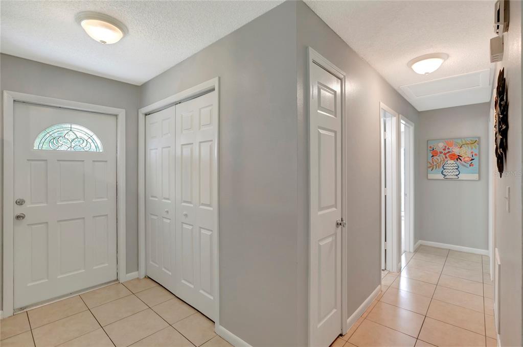 1802 GREEN RIDGE ROAD, TAMPA, FL — photo 3 of 30
