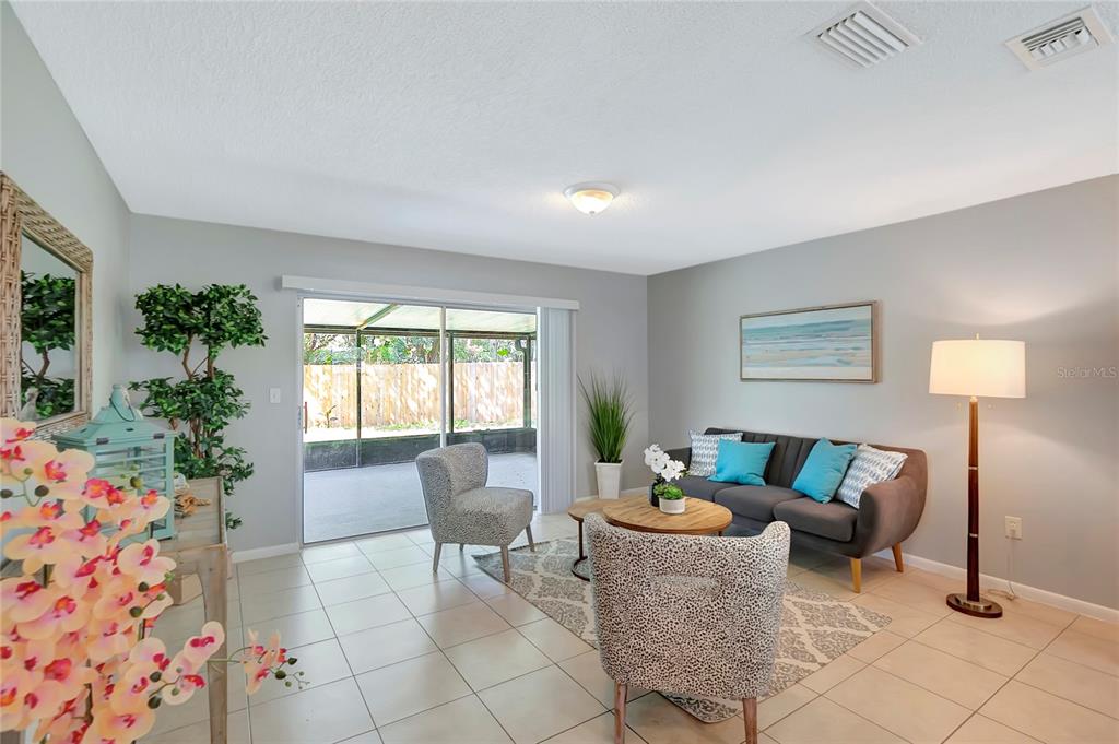 1802 GREEN RIDGE ROAD, TAMPA, FL — photo 4 of 30
