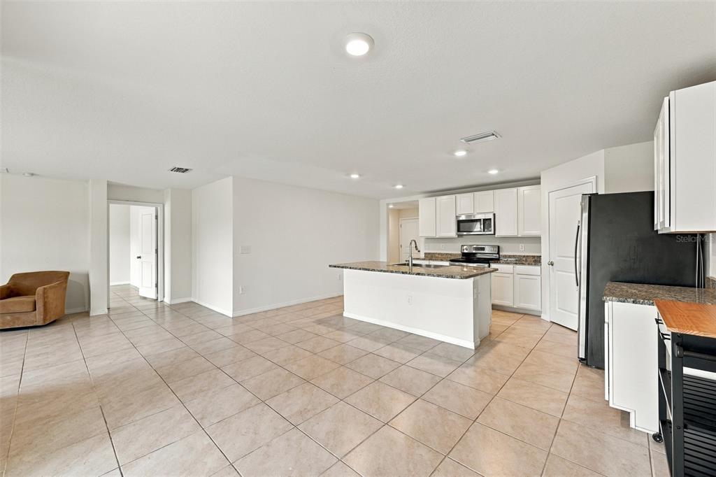 7980 BROAD POINTE DRIVE, ZEPHYRHILLS, FL — photo 4 of 46