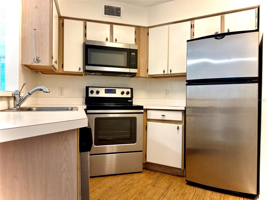 3900 SOUTHPOINTE DRIVE UNIT 116, ORLANDO, FL — photo 4 of 9