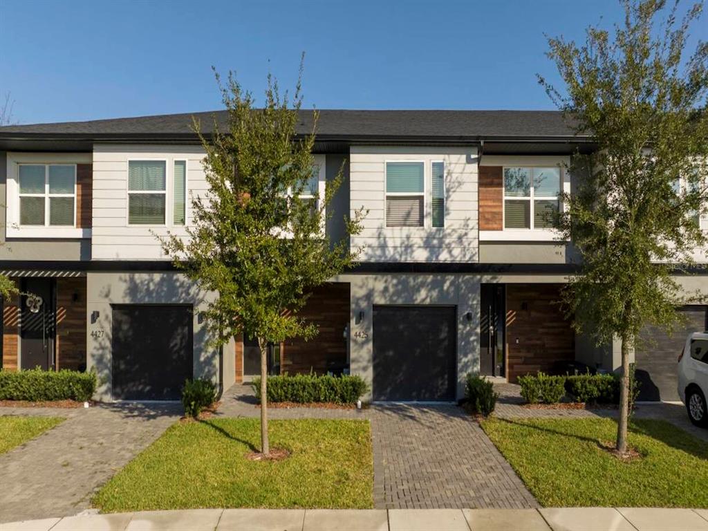 4425 LE REVE COURT